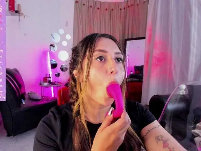Live sex webcam photo for Natasha-Wilde #293807690