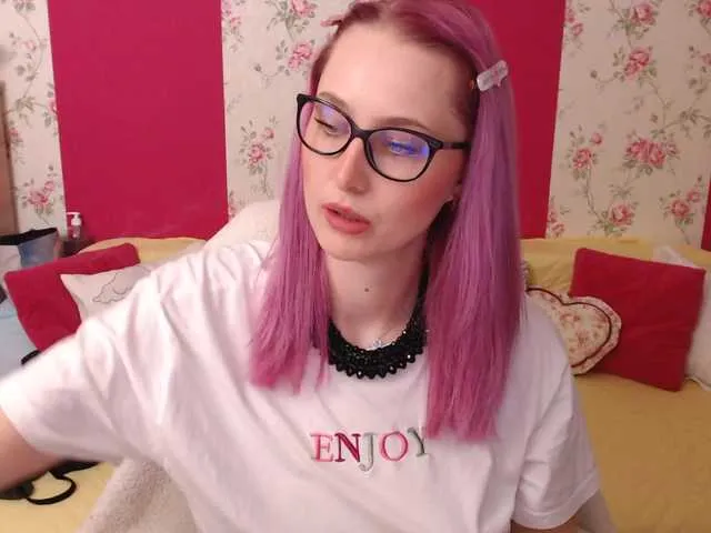 Live sex webcam photo for NatashaRouge #290563382