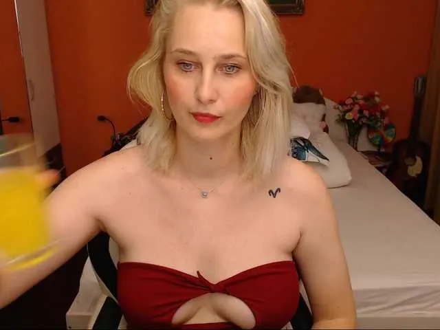 Live sex webcam photo for NatashaRouge #294004397