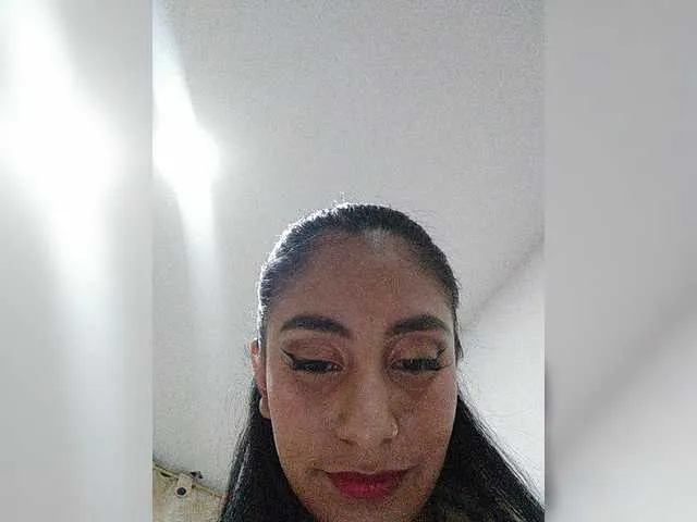 Live sex webcam photo for Natashashine1 #276055724