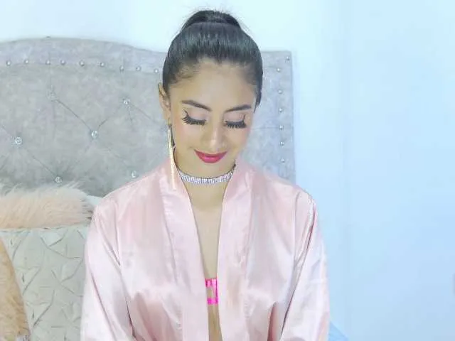 Live sex webcam photo for Natashashine1 #276535148