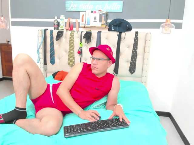 Live sex webcam photo for NathanStevens #277586742