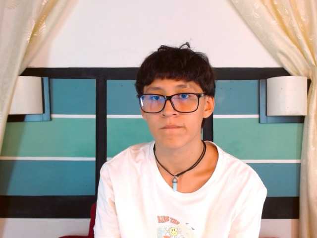 Live sex webcam photo for NathanWein #277531090