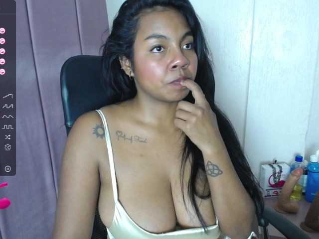 Live sex webcam photo for NathashaJhonsom #277654635