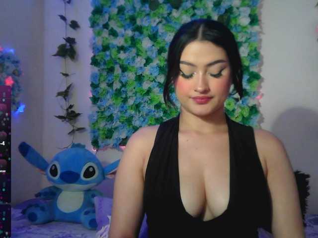 Live sex webcam photo for NatiQueen #277537312