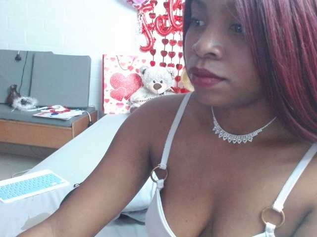 Live sex webcam photo for Naty-Brown #277290774