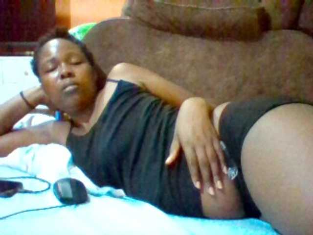 Live sex webcam photo for Naughttyone #276820338