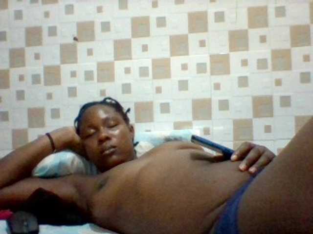 Live sex webcam photo for Naughttyone #276910183