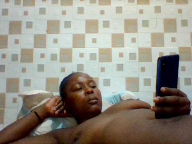 Live sex webcam photo for Naughttyone #276943833