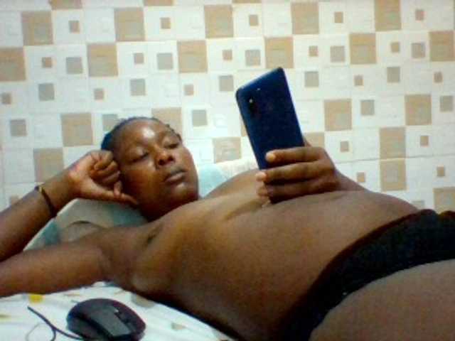 Live sex webcam photo for Naughttyone #276971970