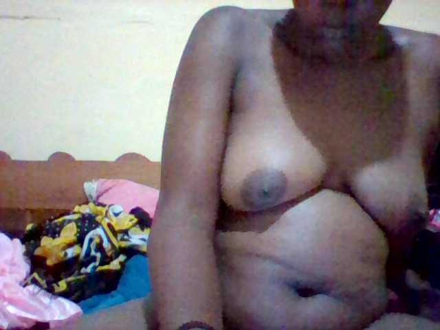 Live sex webcam photo for Naughttyone #278005513