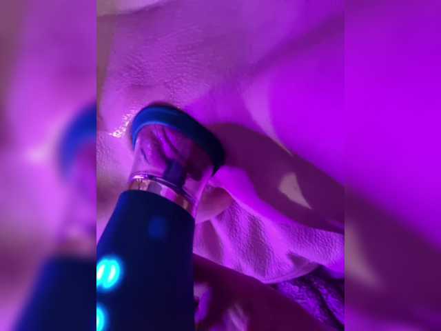 Live sex webcam photo for Naughty-couple #290497180