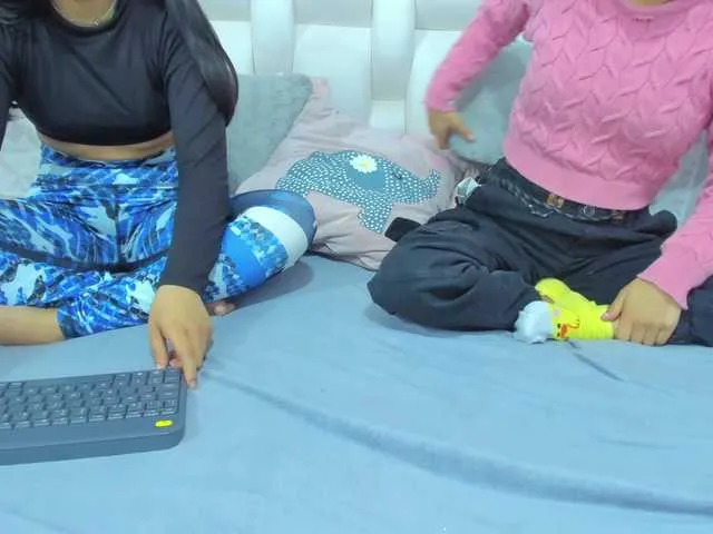 Live sex webcam photo for Naughty-giirls #290156051