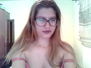 Live sex webcam photo for NaughtyAlena #161646089