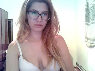 Live sex webcam photo for NaughtyAlena #168343602