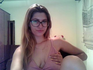 Live sex webcam photo for NaughtyAlena #171290384