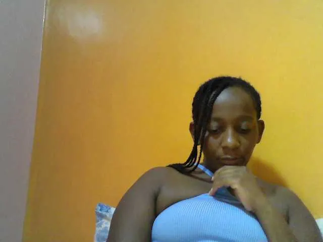 Live sex webcam photo for Naughtybee #290274546