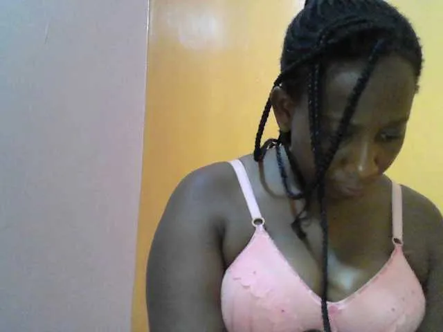 Live sex webcam photo for Naughtybee #290290533