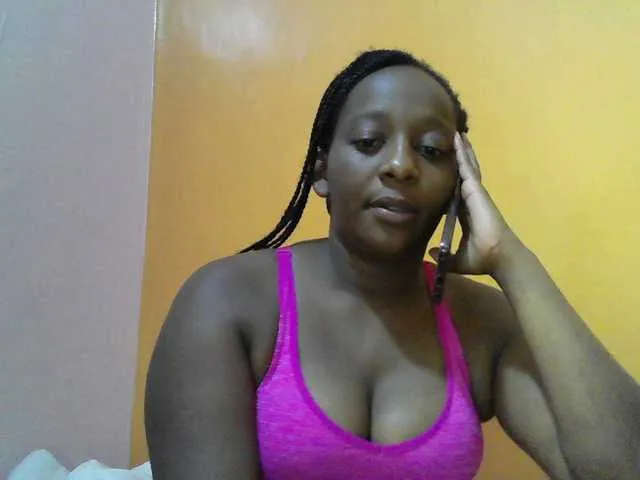 Live sex webcam photo for Naughtybee #290301264
