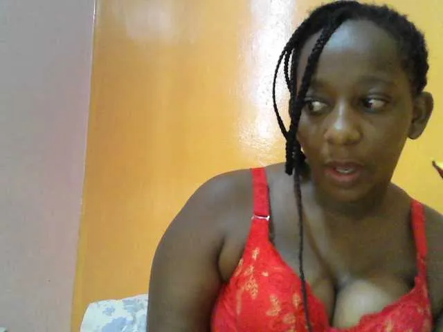 Live sex webcam photo for Naughtybee #290338795