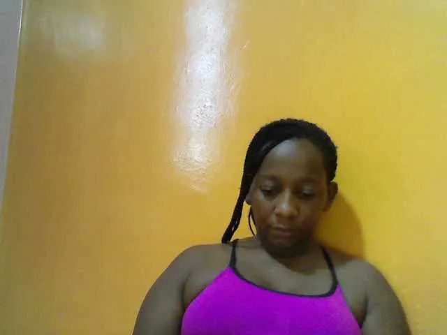 Live sex webcam photo for Naughtybee #290345055