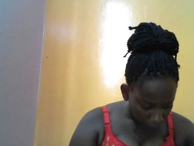 Live sex webcam photo for Naughtybee #290360077