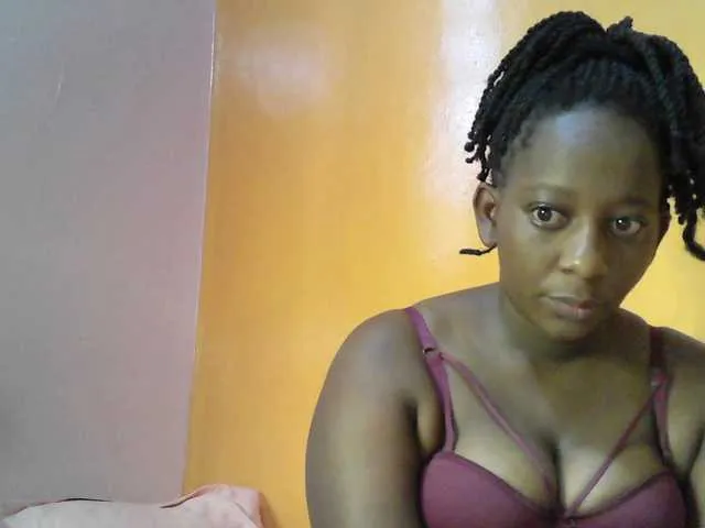 Live sex webcam photo for Naughtybee #290419993