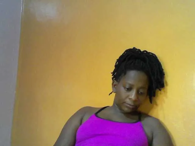 Live sex webcam photo for Naughtybee #290461956