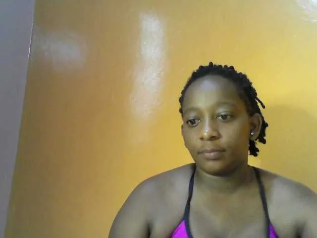 Live sex webcam photo for Naughtybee #290504660