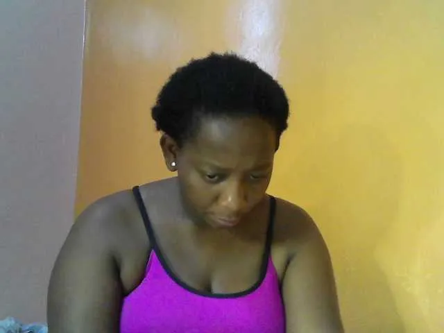Live sex webcam photo for Naughtybee #290532841