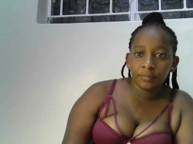 Live sex webcam photo for Naughtybee #290590423