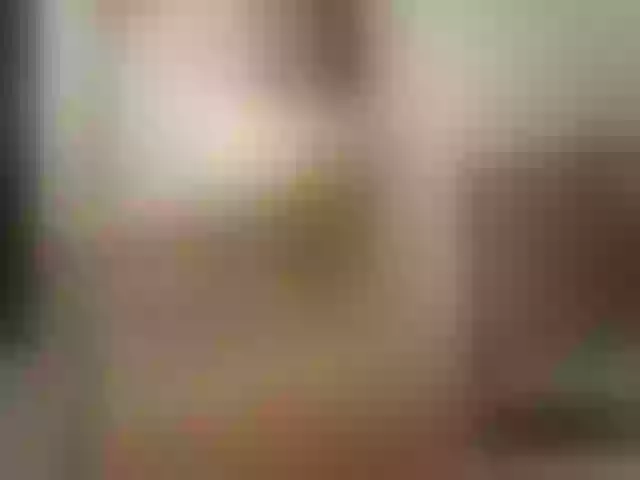 Live sex webcam photo for Naughtybelle #273818066