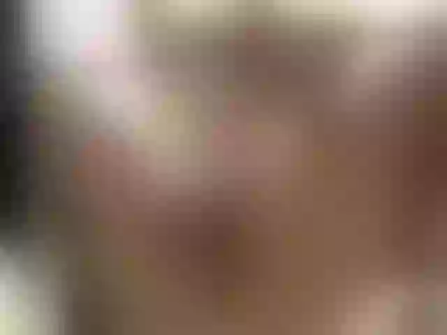 Live sex webcam photo for Naughtybelle #273903830