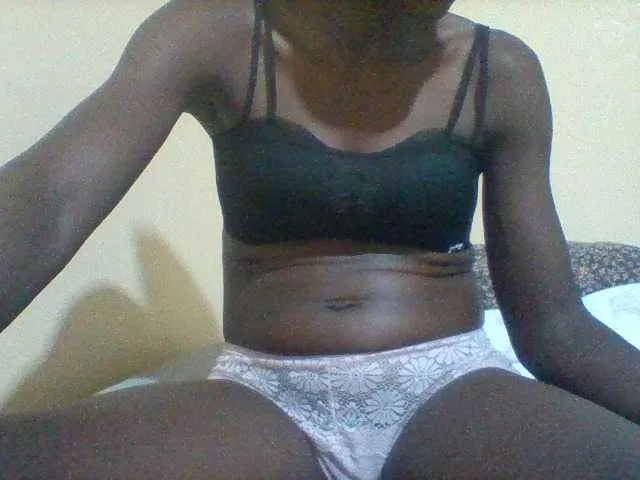 Live sex webcam photo for Naughtyher #293414419