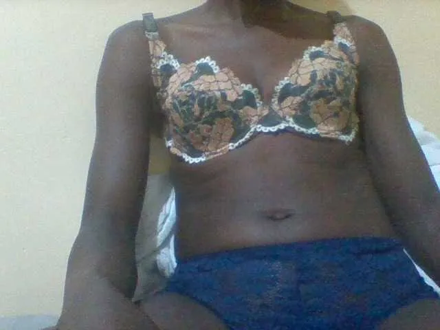 Live sex webcam photo for Naughtyher #293426085