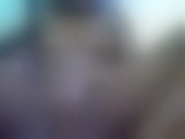Live sex webcam photo for Naughtyher #293784040