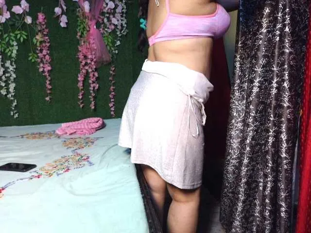 Live sex webcam photo for Naughtyladki #291448428