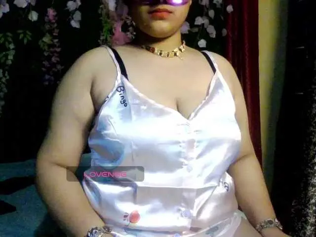 Live sex webcam photo for Naughtyladki #291453187
