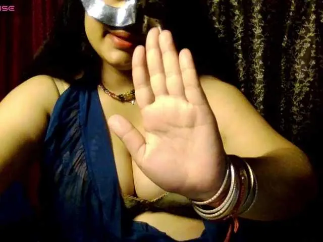 Live sex webcam photo for Naughtyladki #291799829