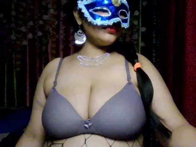 Live sex webcam photo for Naughtyladki #292844604
