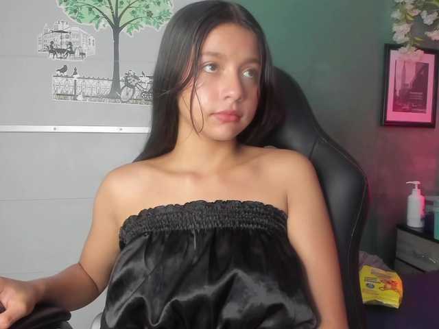 Live sex webcam photo for Nayla-Abadi #277769991