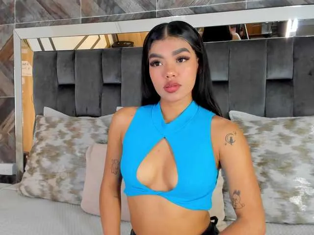Live sex webcam photo for NaylaGrey #292254408