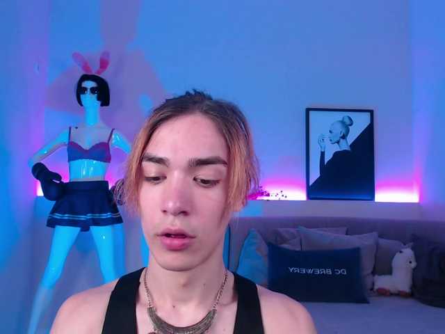 Live sex webcam photo for NeROUMI #275466335