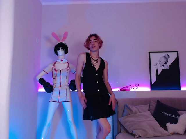 Live sex webcam photo for NeROUMI #275576327