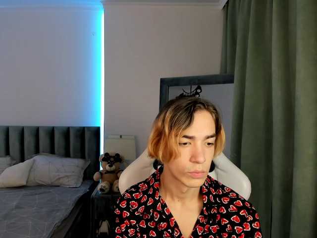 Live sex webcam photo for NeROUMI #276129722