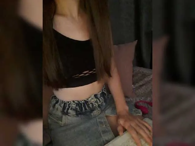 Live sex webcam photo for NeZab-dka #275908723