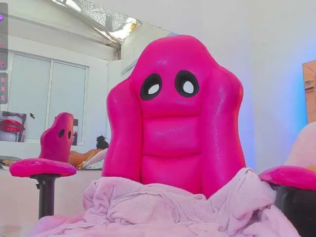 Live sex webcam photo for Neblina-mestiza #290787495