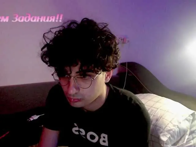 Live sex webcam photo for NeforFamily0 #277809450