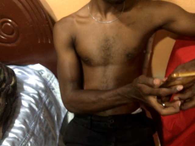 Live sex webcam photo for Negrosexy25 #291387509