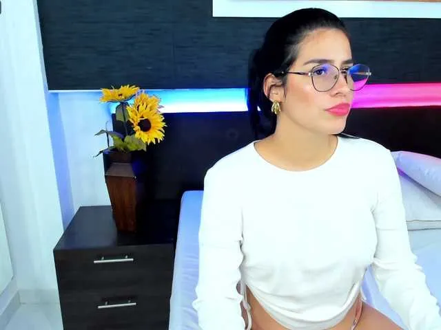 Live sex webcam photo for NekaneDee #272789687